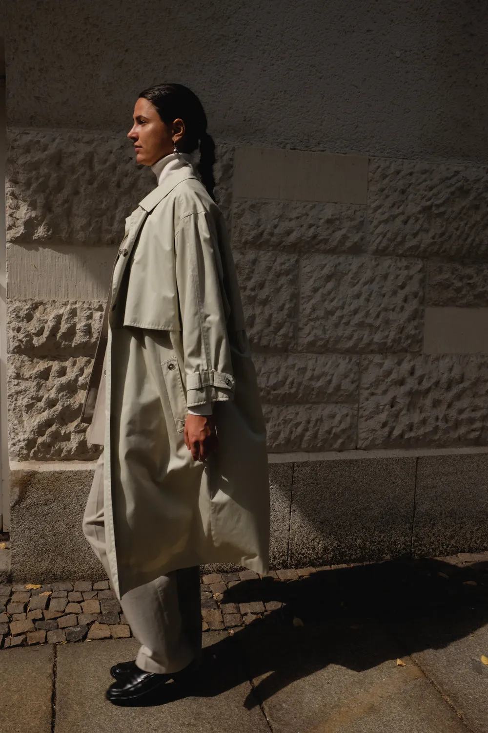 BEIGE VINTAGE BELTED TRENCH COAT