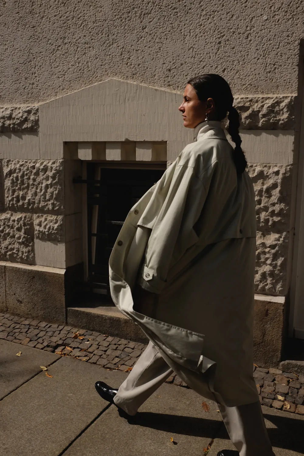 BEIGE VINTAGE BELTED TRENCH COAT