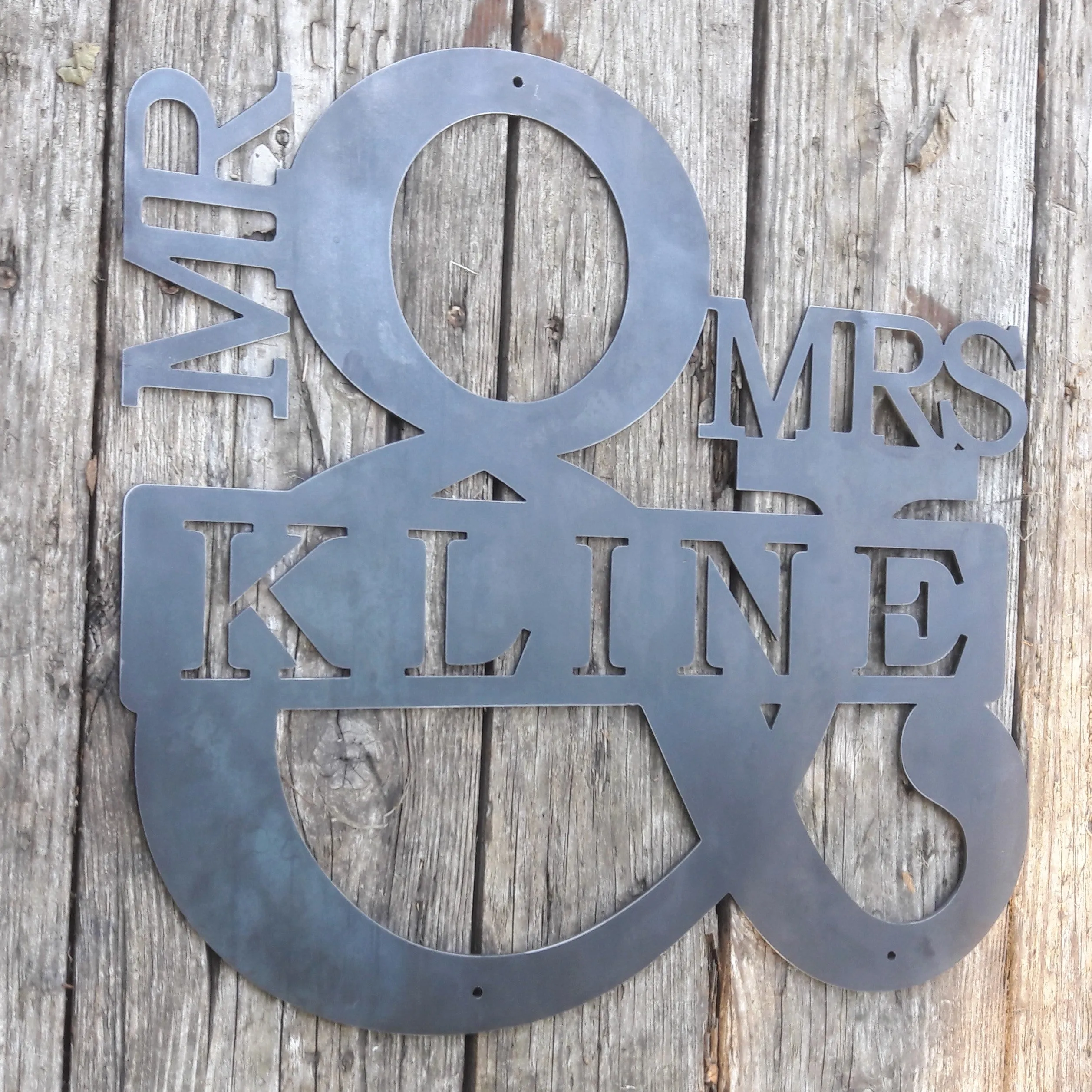 Mr. & Mrs. Family Name Sign - Personalized Wedding Gift