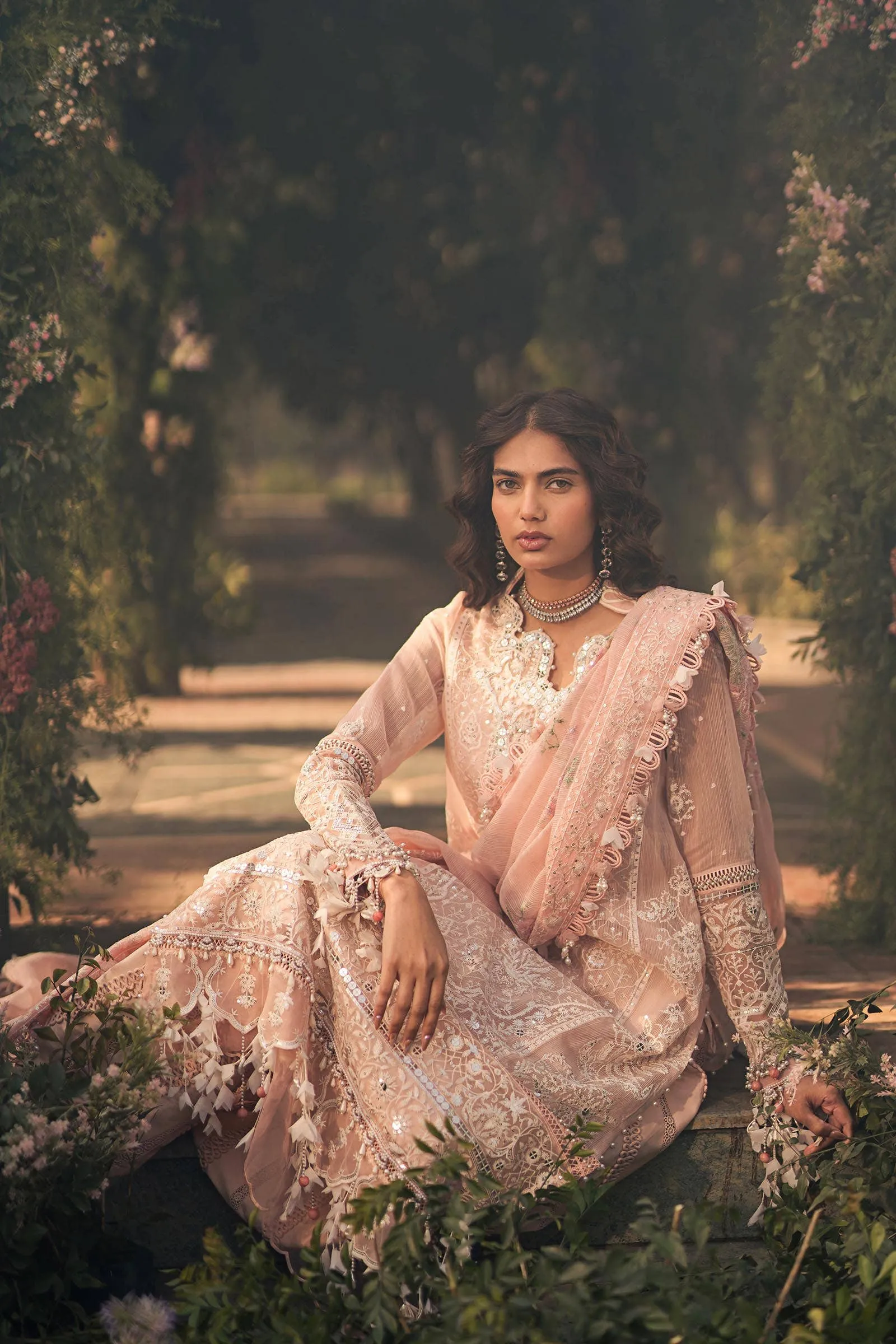 Sana Safinaz Luxury Lawn Collection 2024 – L241-006A-3CV